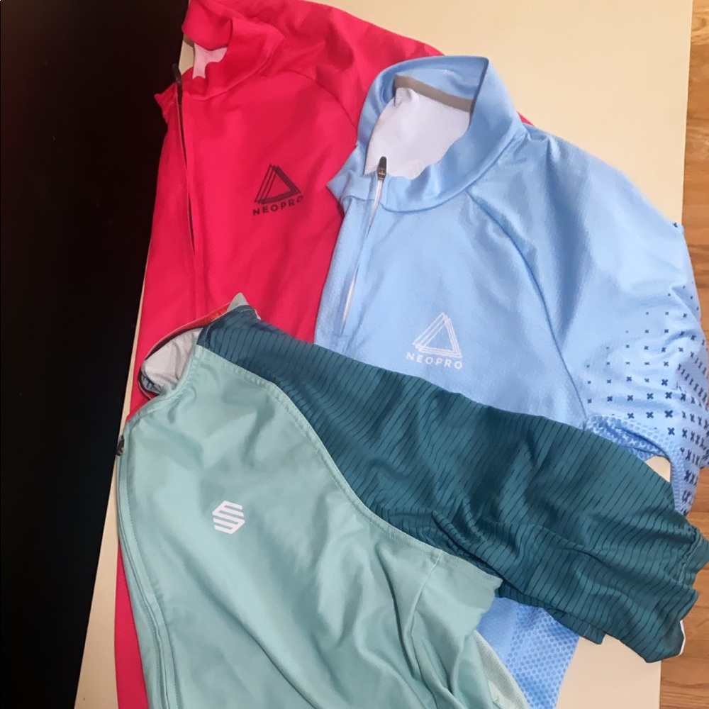 3 mens cyclying jerseys + 5 cycling socks